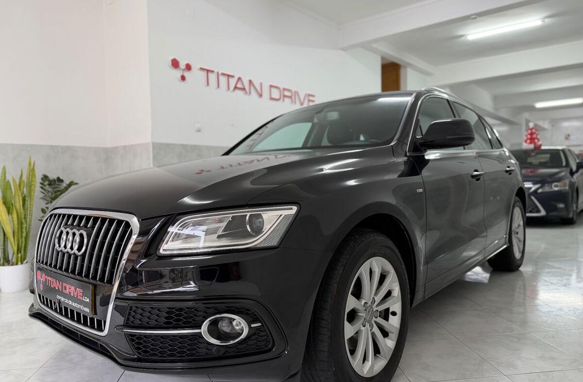 AUDI Q5 2.0 TDi Business Line S-line