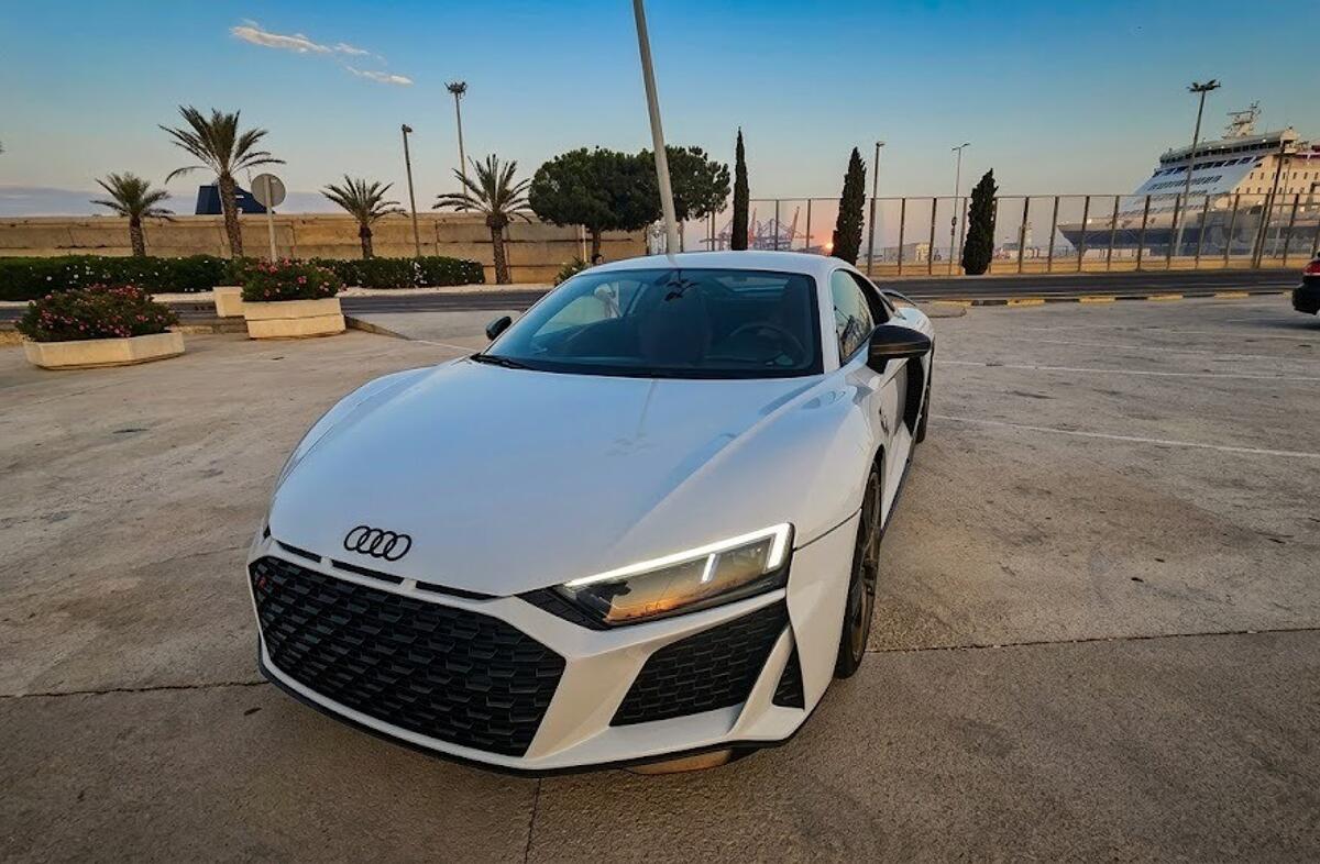 AUDI R8 5.2 FSI V10 S tronic