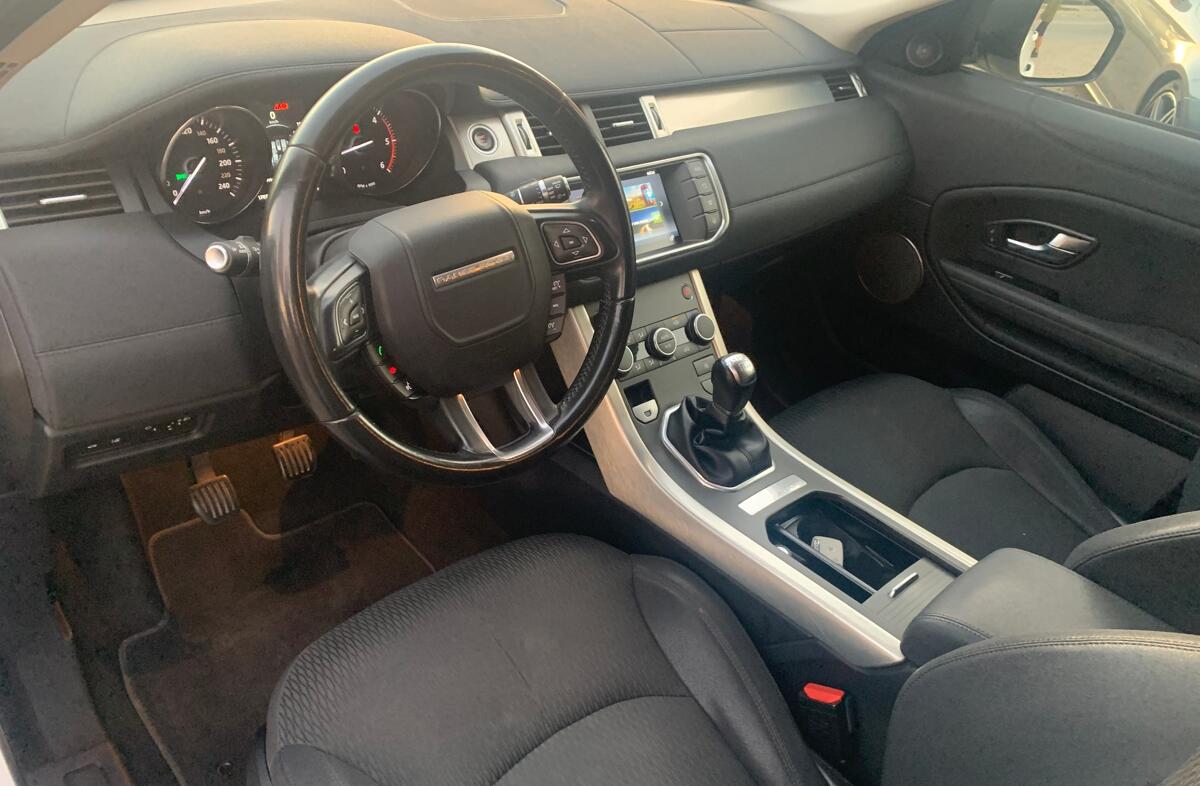 LAND ROVER Range Rover Evoque 2.0 eD4 SE Dynamic