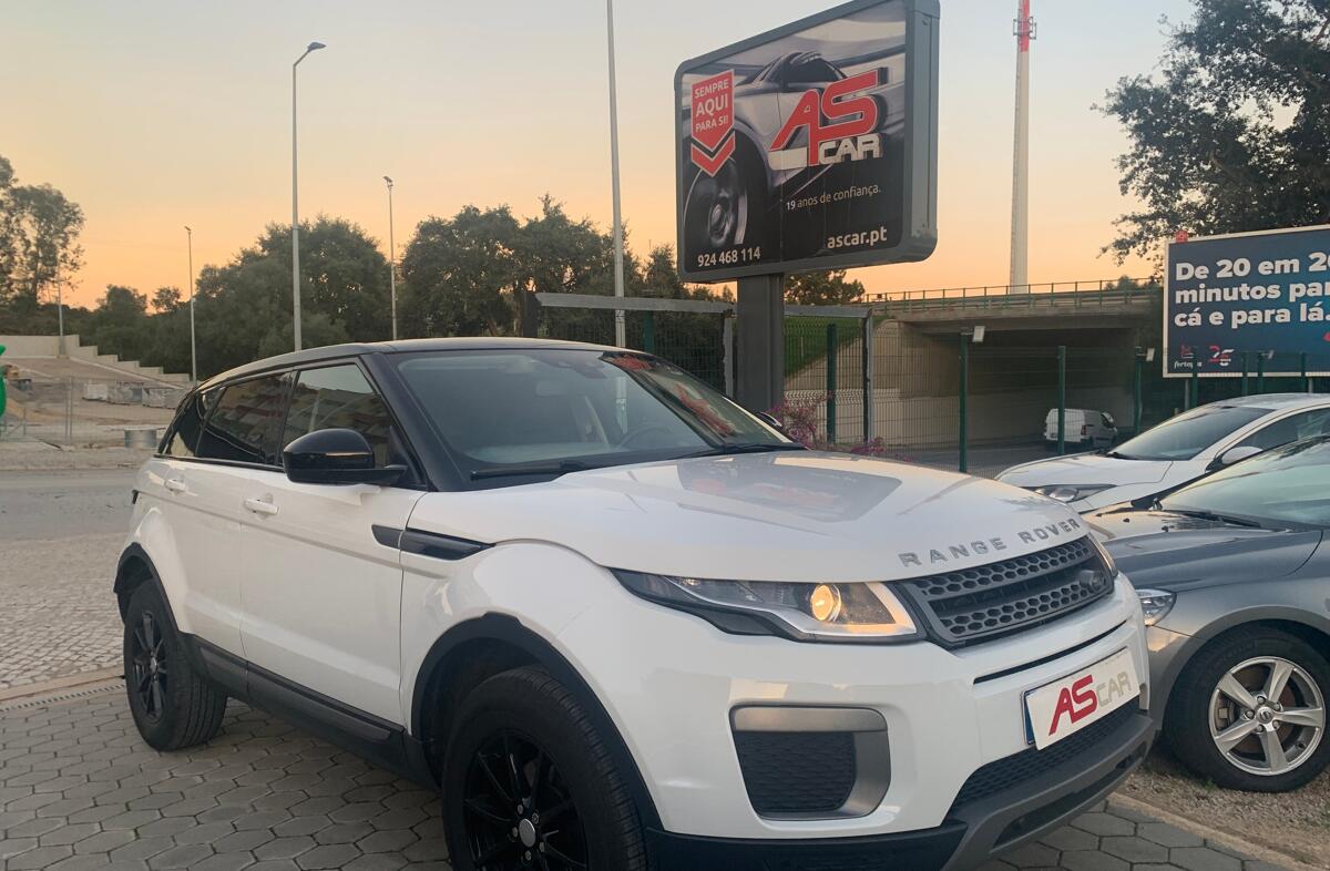 LAND ROVER Range Rover Evoque 2.0 eD4 SE Dynamic
