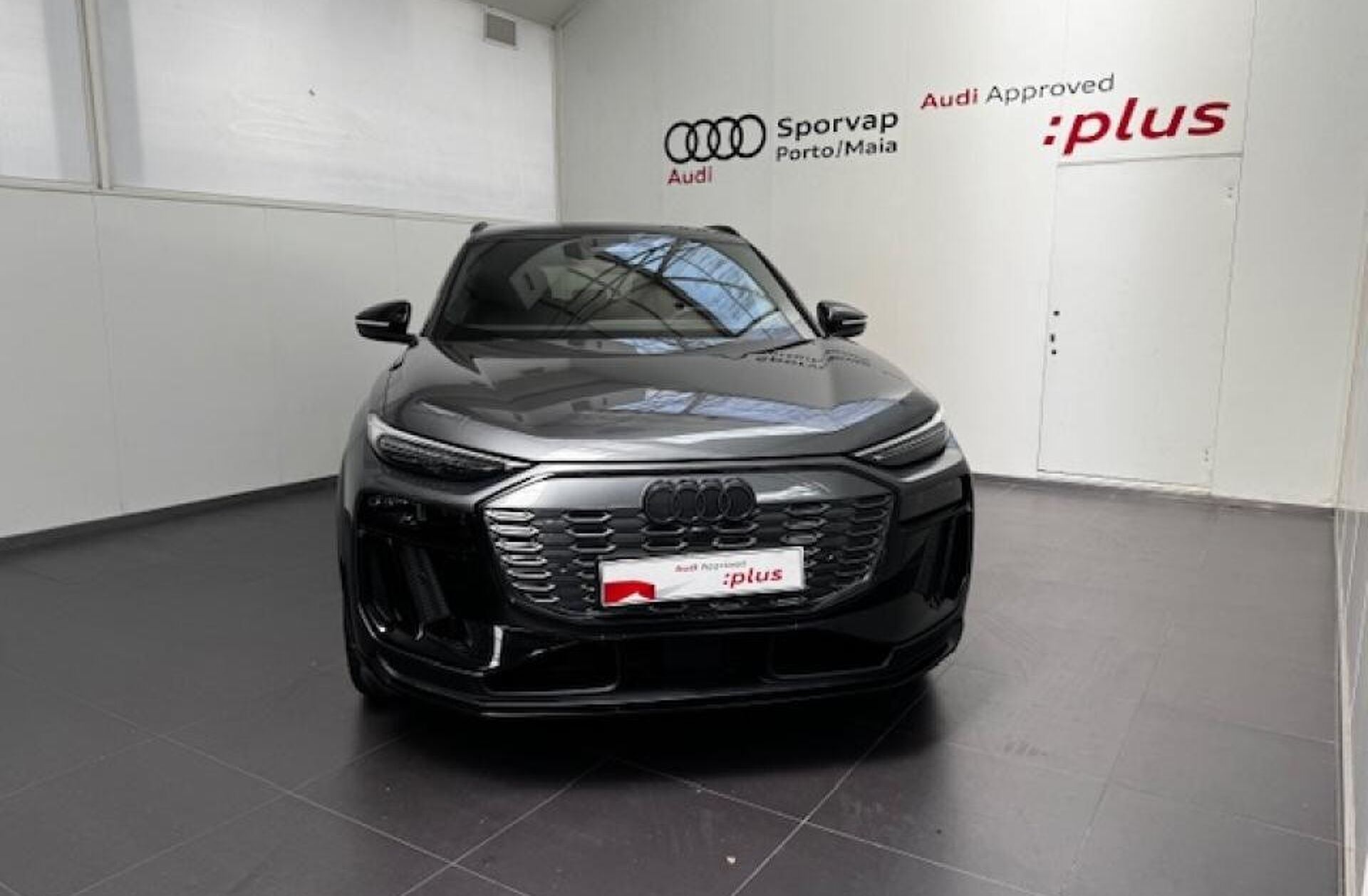 AUDI Q6 100 kWh Performance