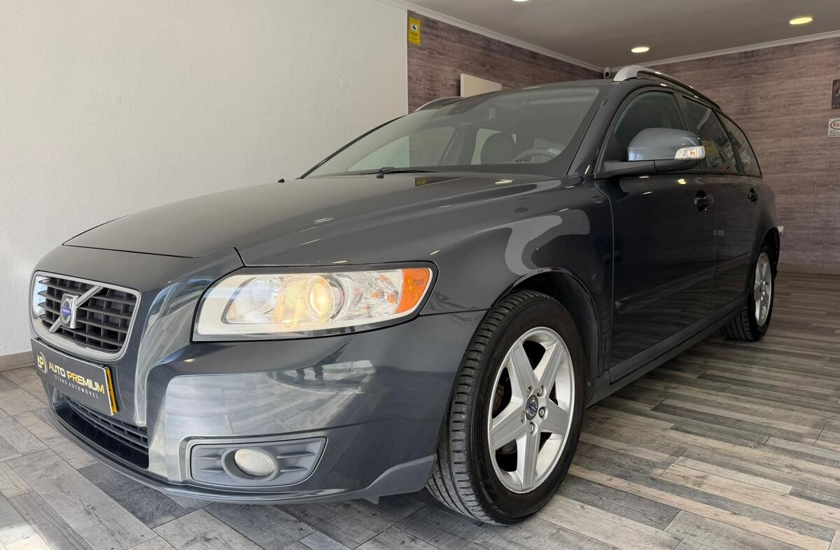 VOLVO V50 1.6 D R-Design