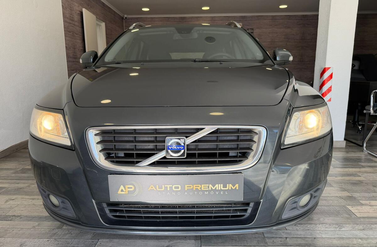 VOLVO V50 1.6 D R-Design