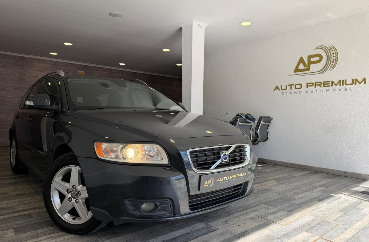VOLVO V50 1.6 D R-Design