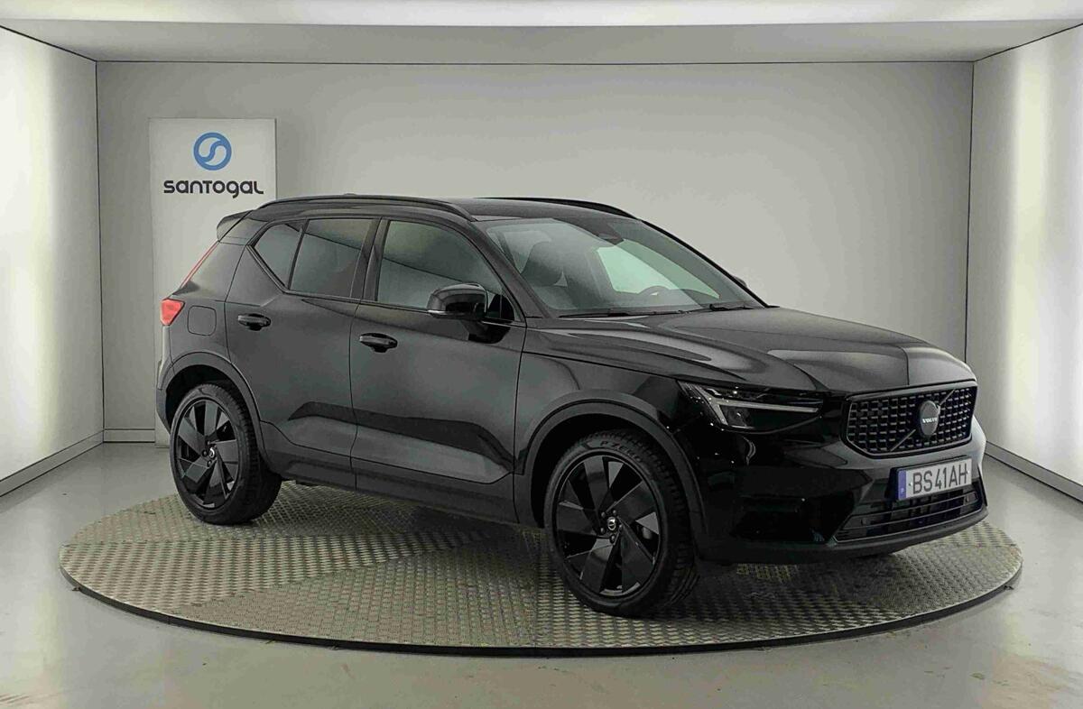 VOLVO XC40 2.0 B3 Black Edition