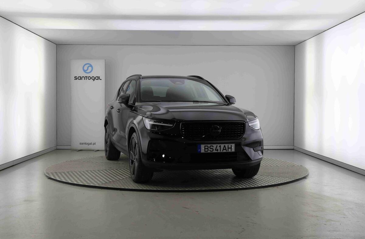 VOLVO XC40 2.0 B3 Black Edition