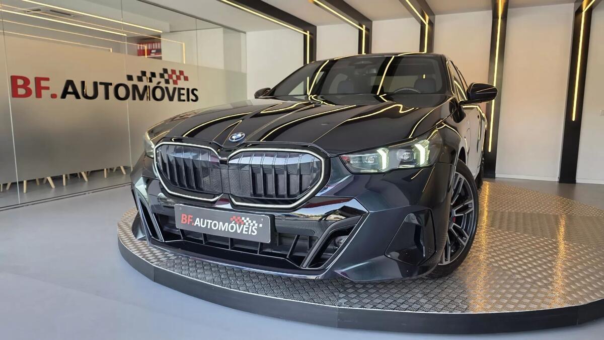 BMW Serie-5 530 E Pack Desportivo M Pro