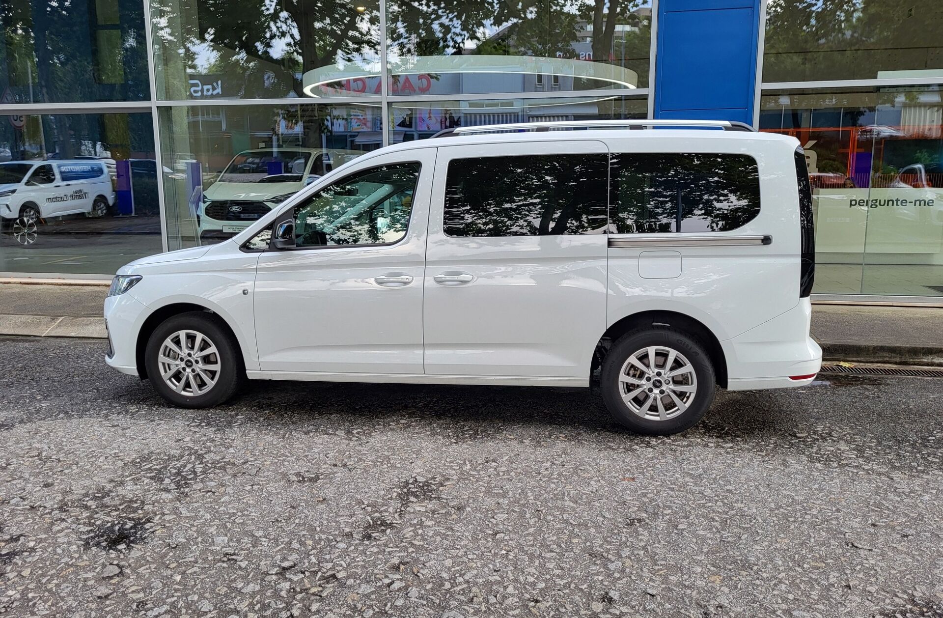 FORD Transit Grand Connect 2.0 TDCi Titanium