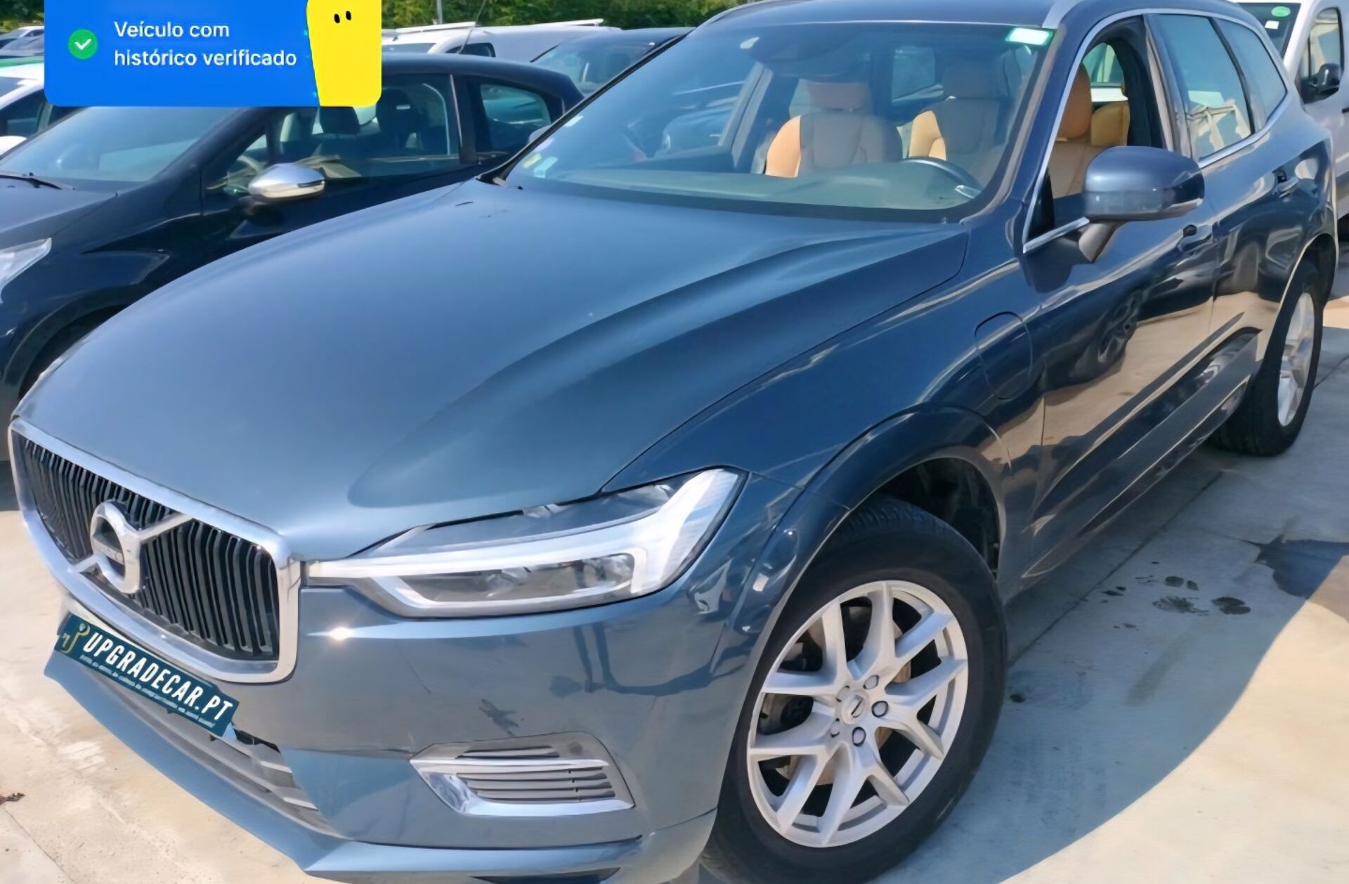 VOLVO XC60 2.0 T8 PHEV Momentum AWD