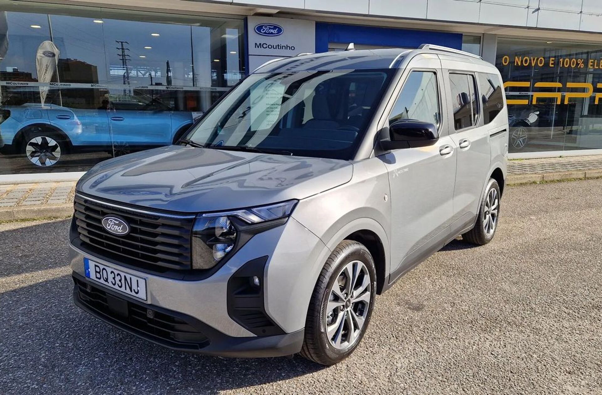 FORD Courier 1.0 EcoBoost Titanium