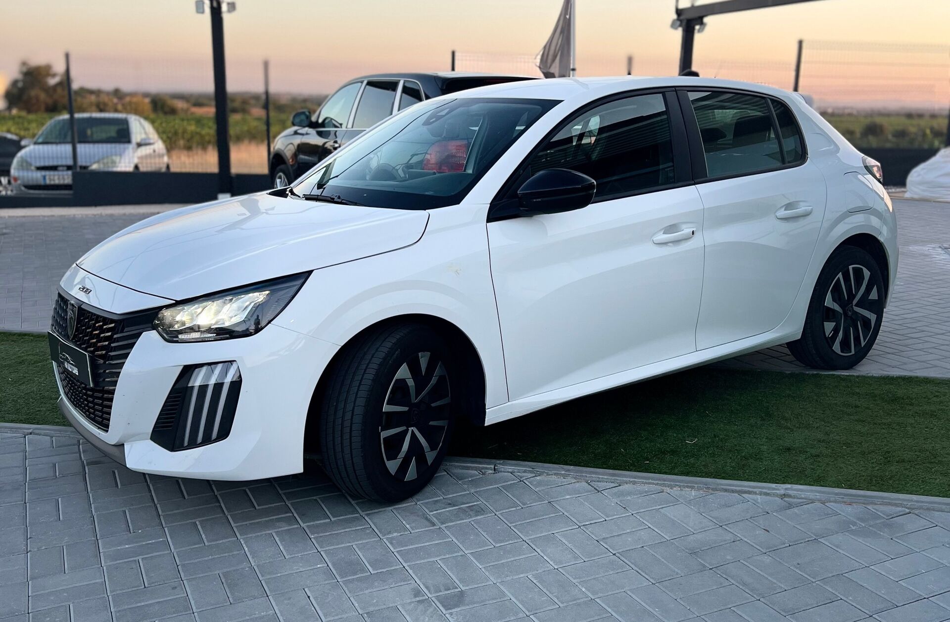 PEUGEOT 208 1.2 PureTech Active