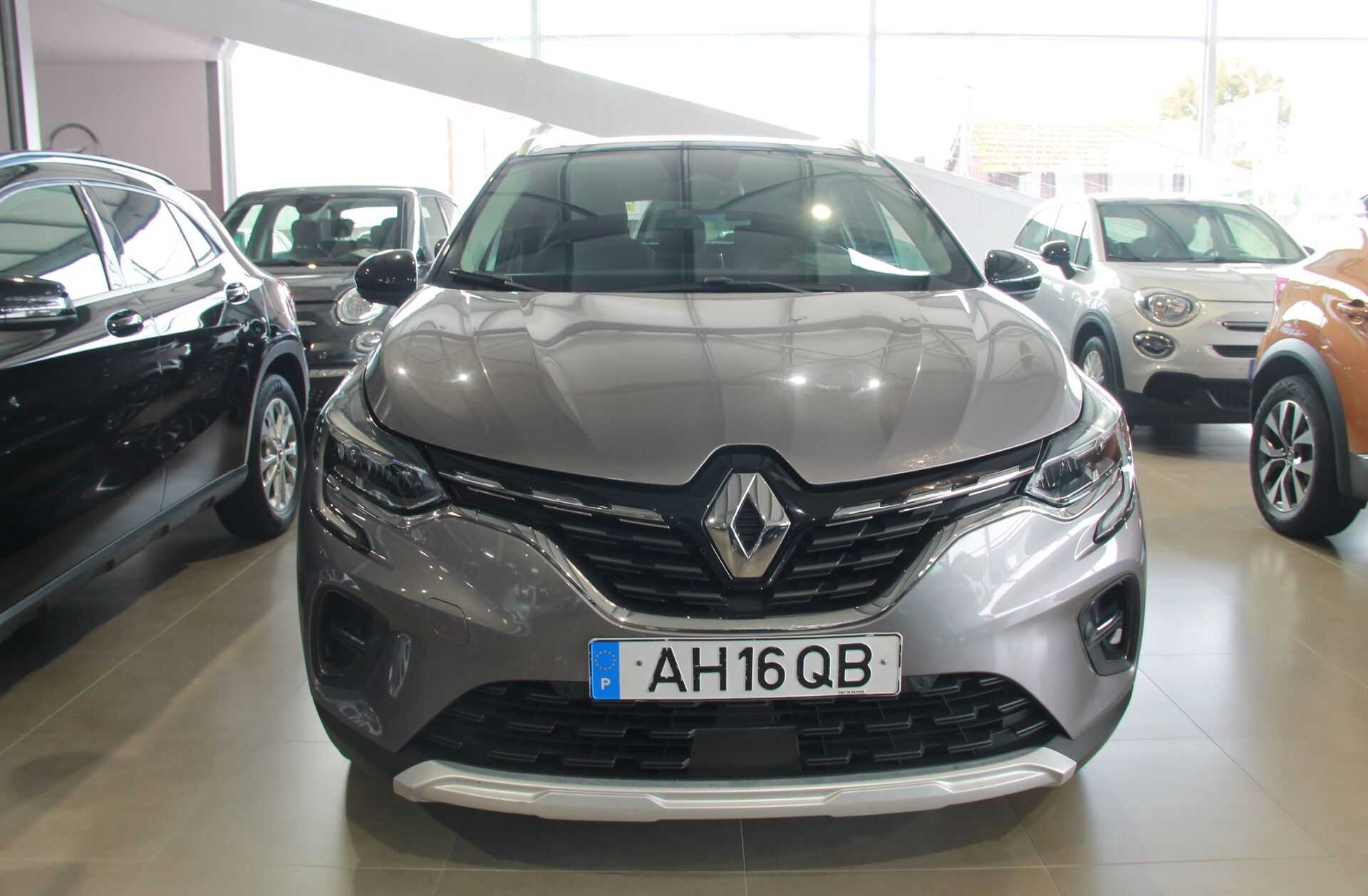 RENAULT Captur 1.0 TCe Exclusive