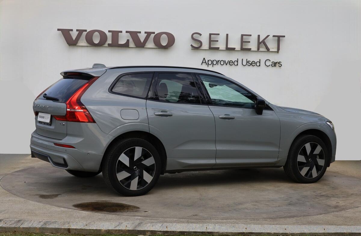 VOLVO XC60 2.0 T6 PHEV Ultra Dark AWD