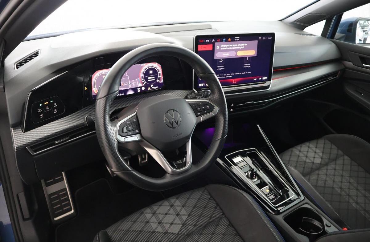 VOLKSWAGEN Golf 1.5 eTSI R-Line DSG