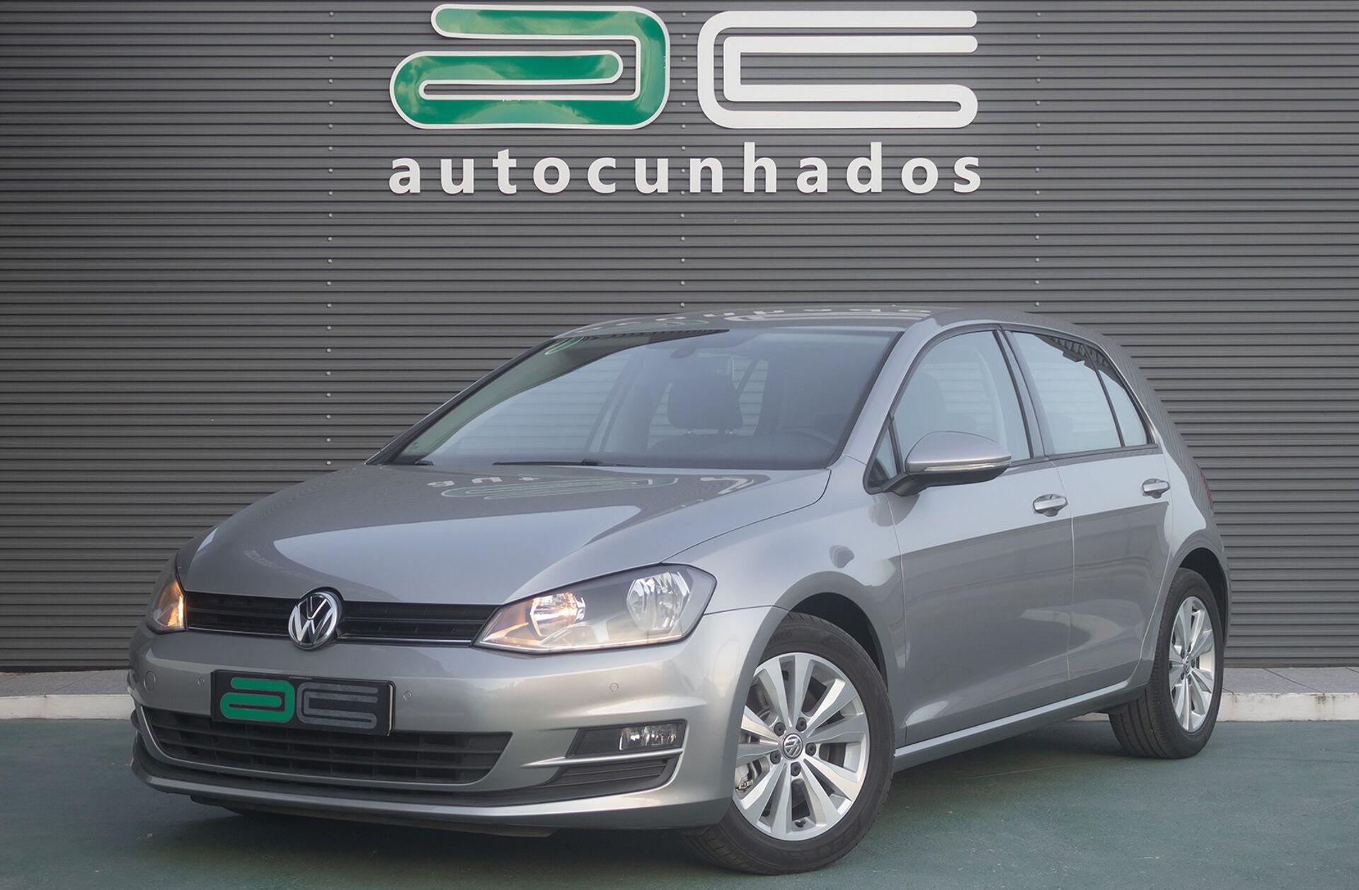 VOLKSWAGEN Golf 1.6 TDi Confortline