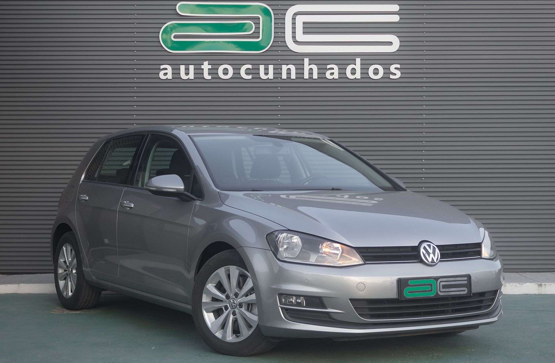 VOLKSWAGEN Golf 1.6 TDi Confortline