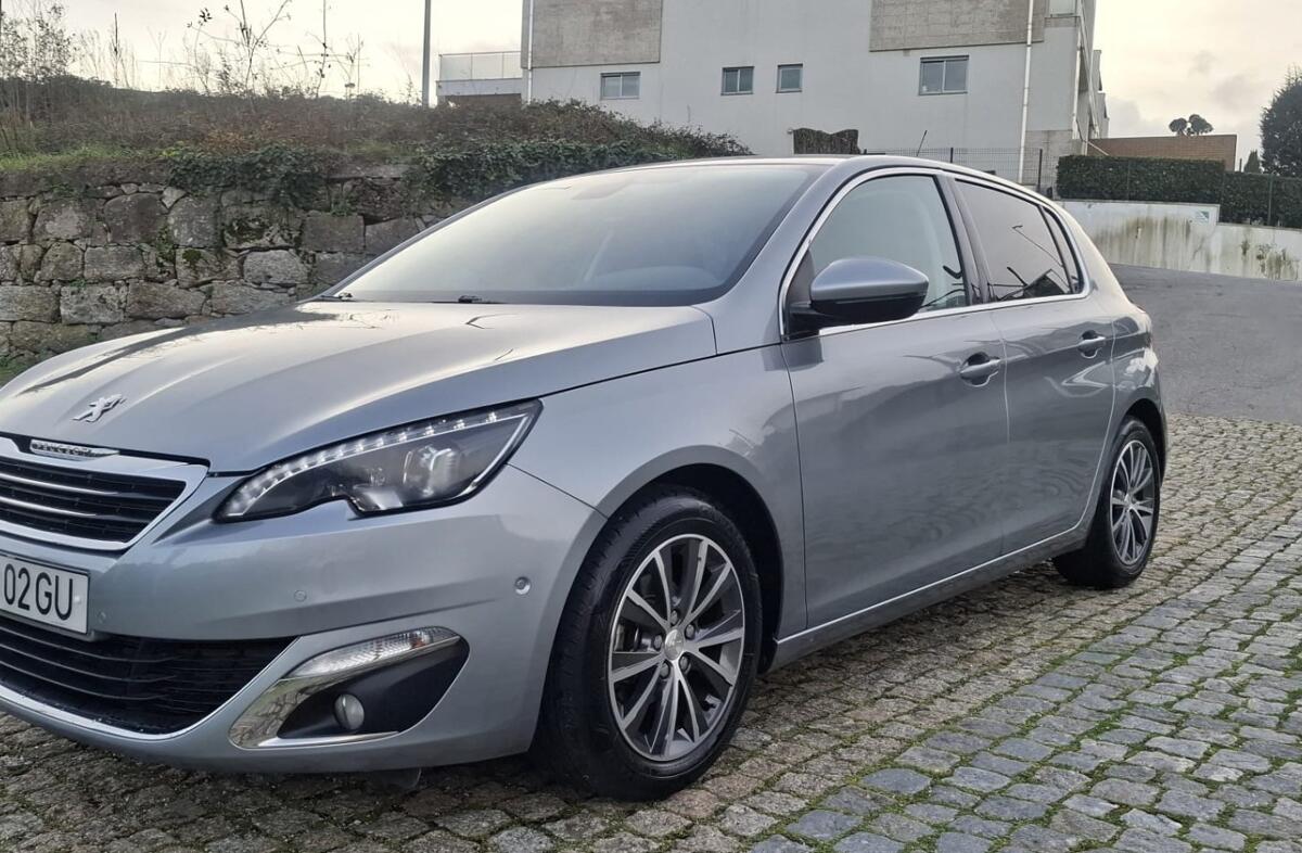 PEUGEOT 308 1.2 PureTech Allure