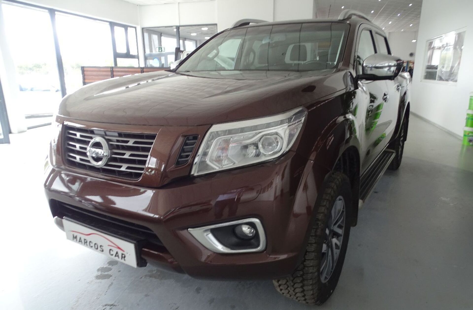 NISSAN Navara 2.3 dCi CD 4WD Tekna