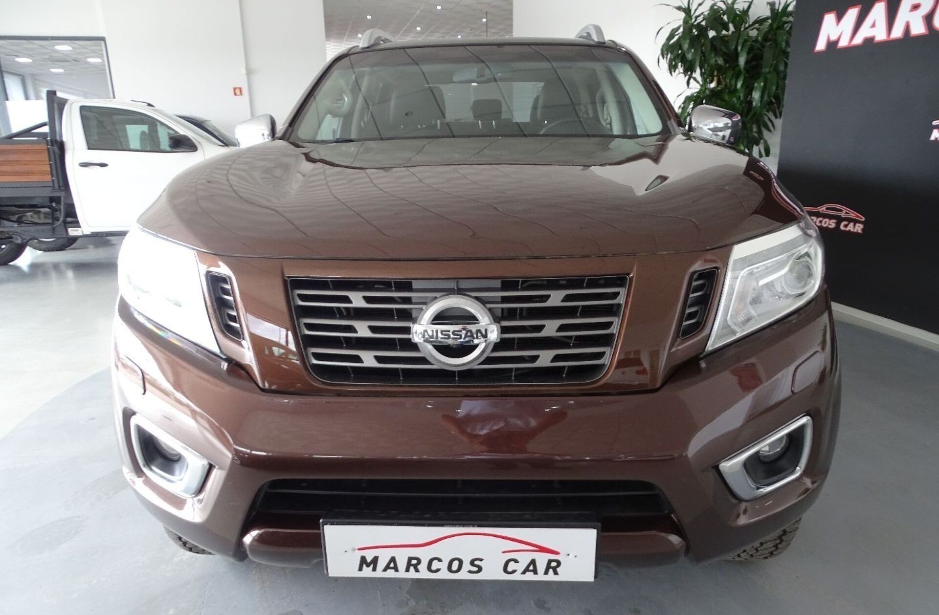 NISSAN Navara 2.3 dCi CD 4WD Tekna