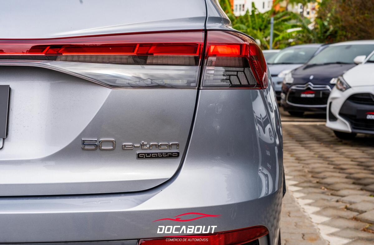 AUDI Q4 55 quattro 82 kWh