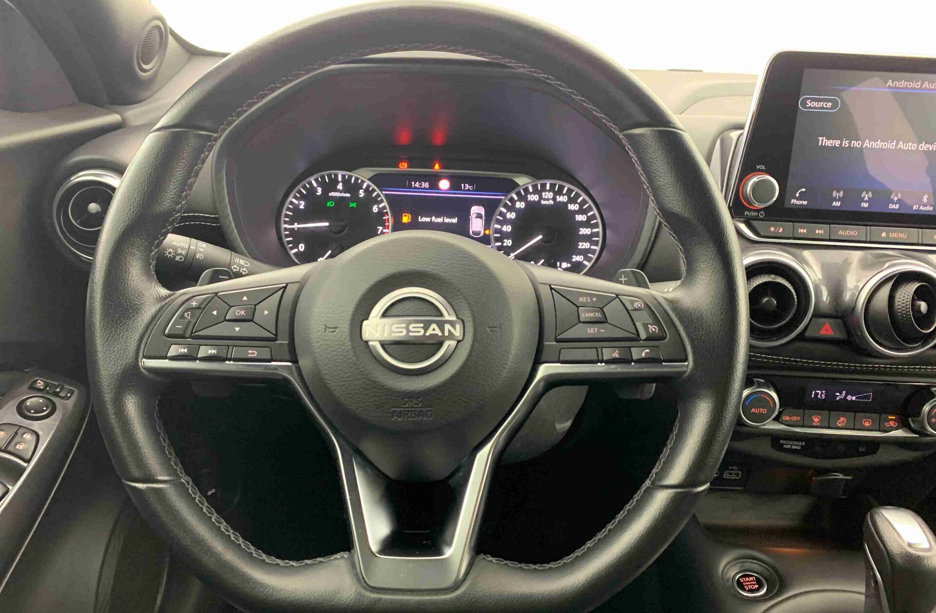 NISSAN Juke 1.0 DIG-T N-Connecta Two Tone
