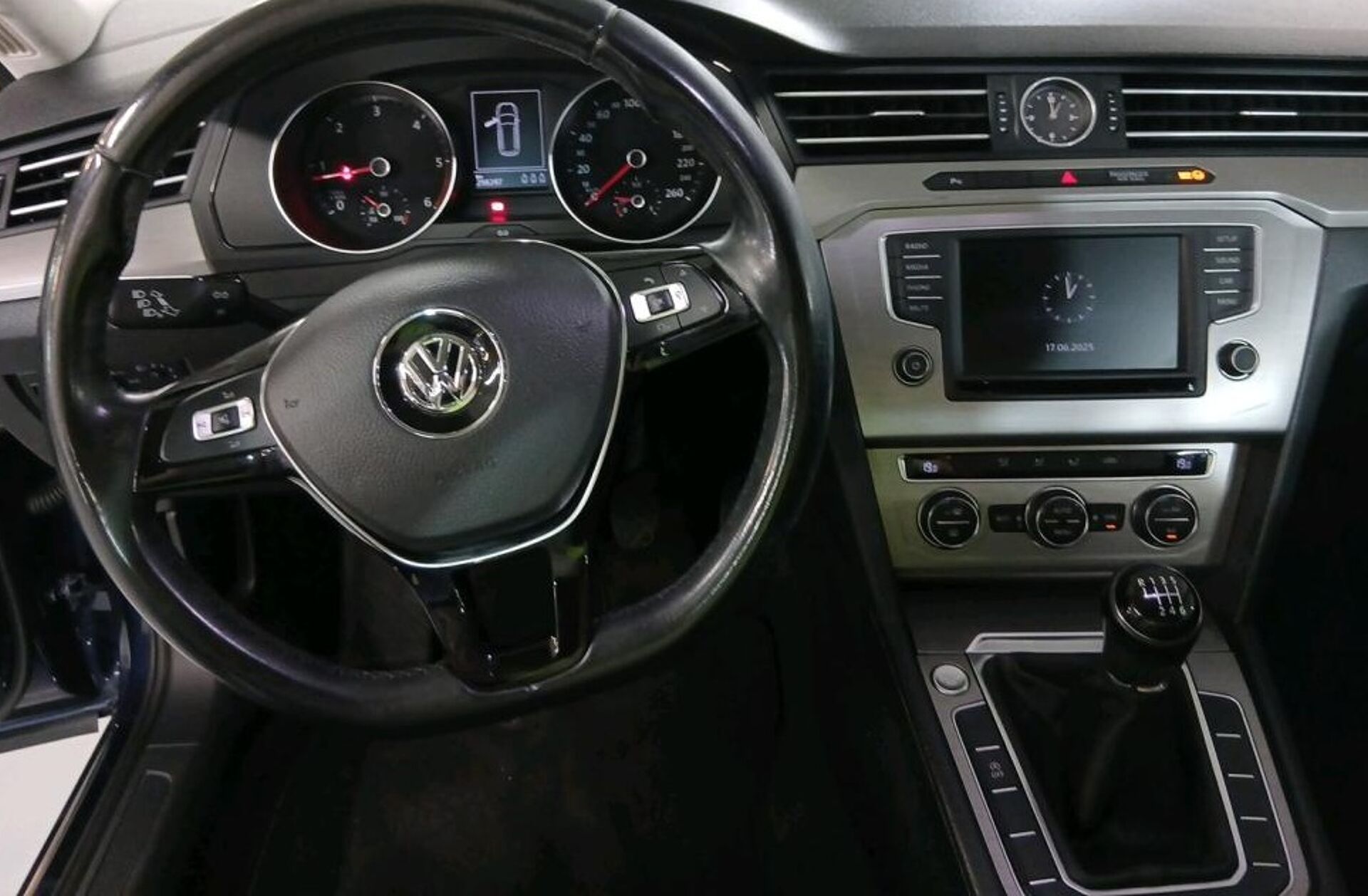 VOLKSWAGEN Passat 1.6 TDi Trendline