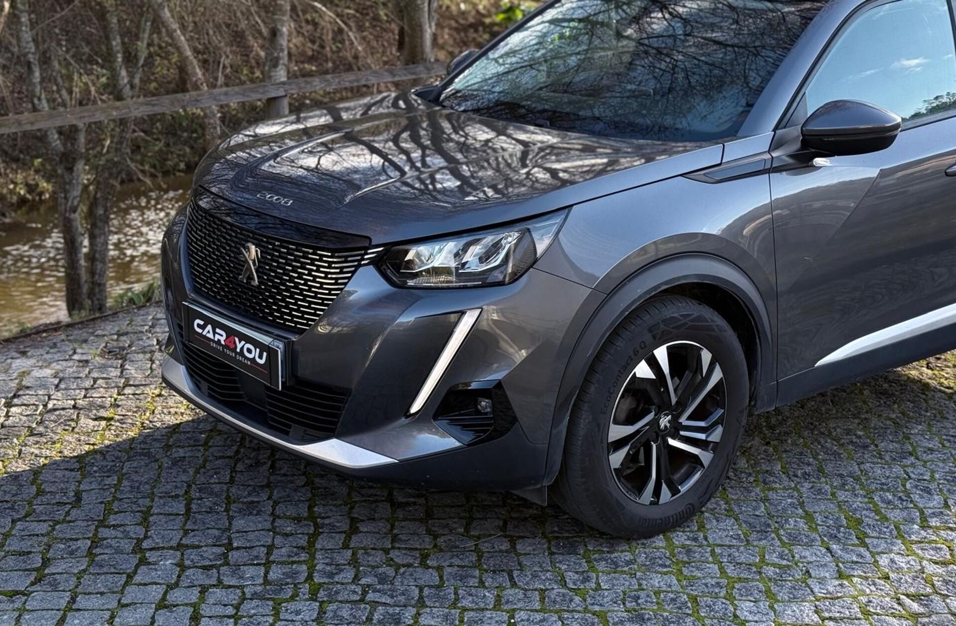 PEUGEOT 2008 1.2 PureTech Allure