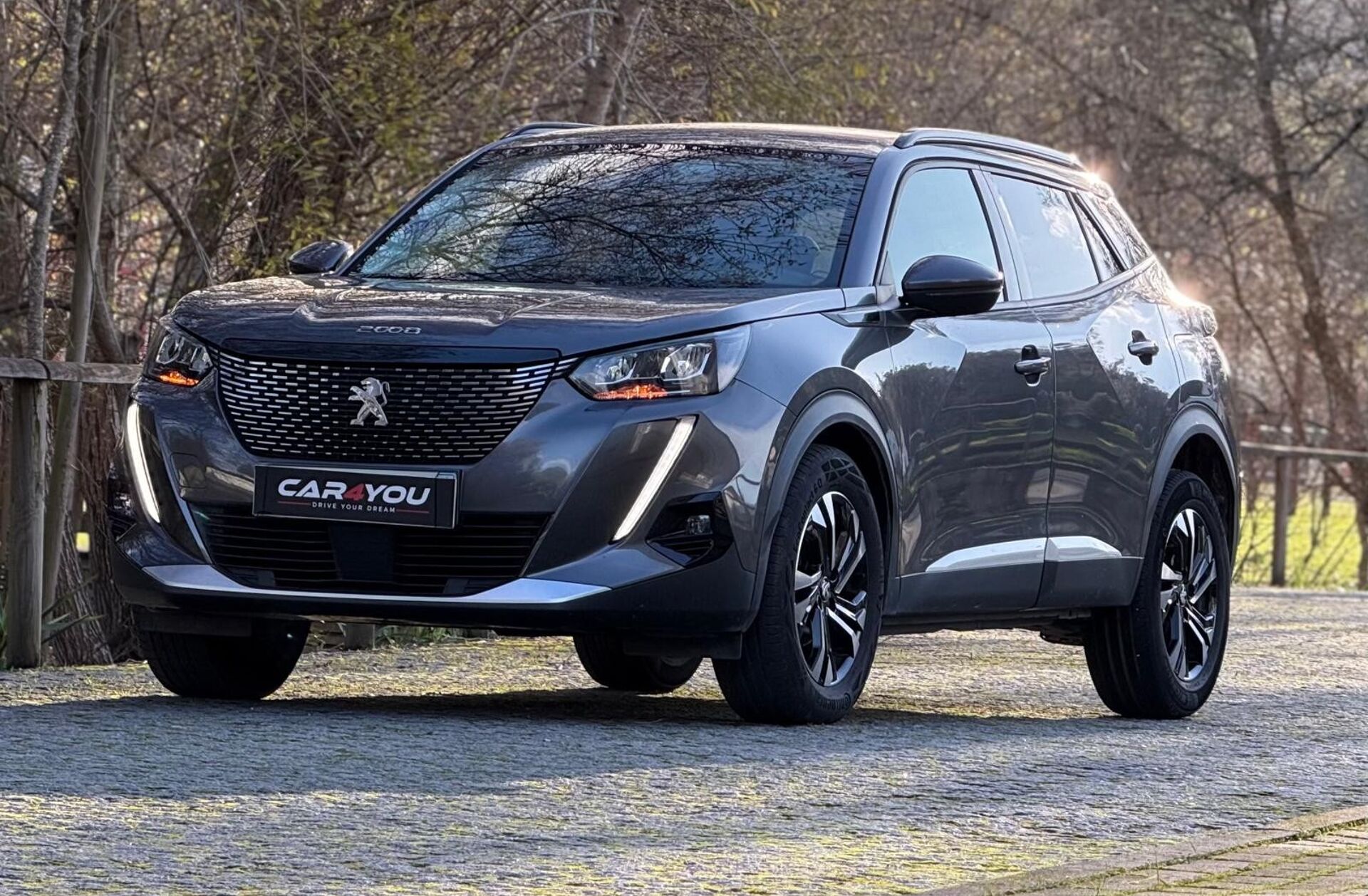 PEUGEOT 2008 1.2 PureTech Allure