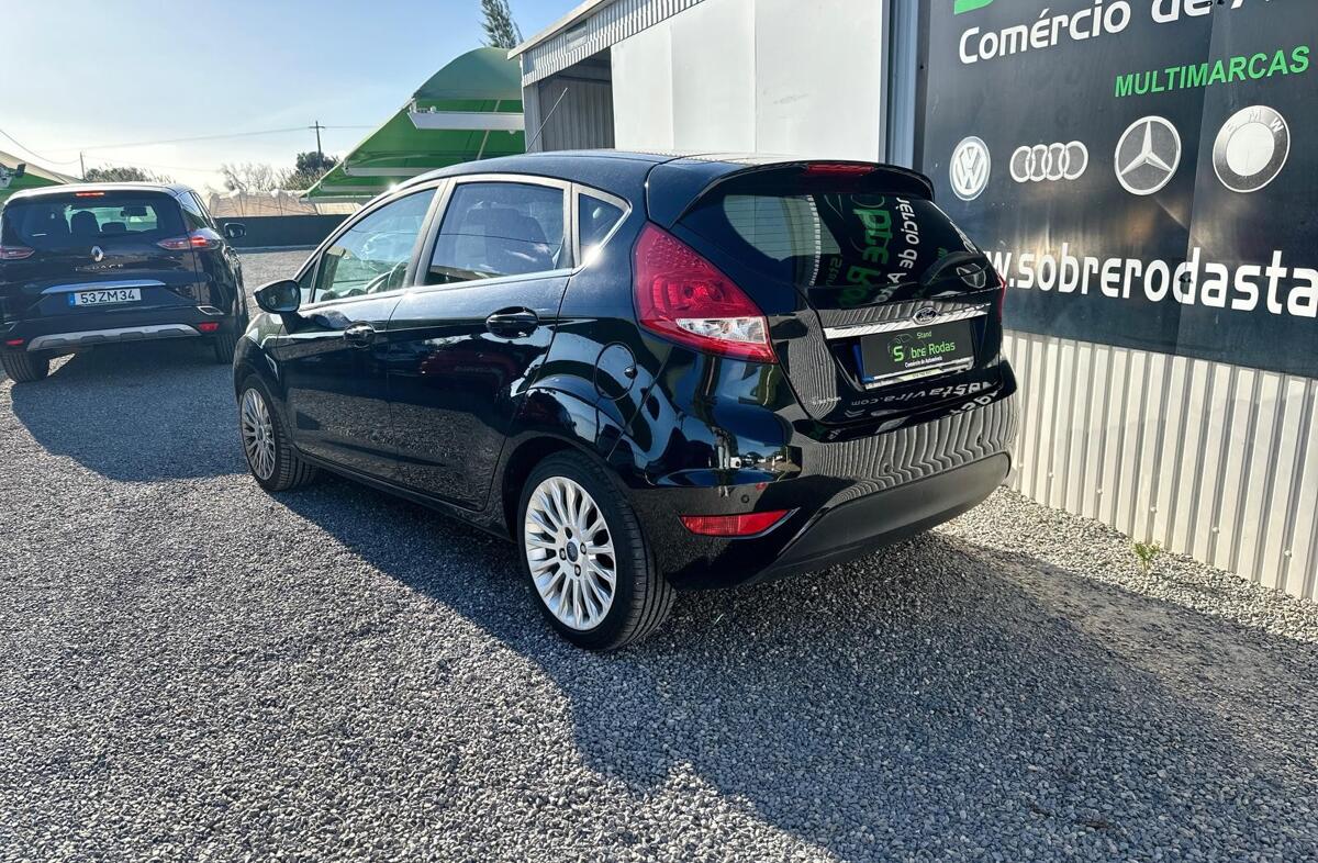 FORD Fiesta 1.4 Titanium Aut.