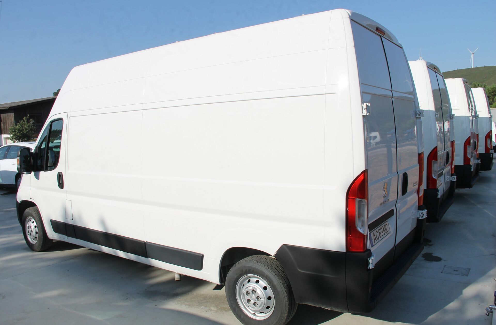 PEUGEOT Boxer 2.2 BlueHDi 330 L1H1 Premium