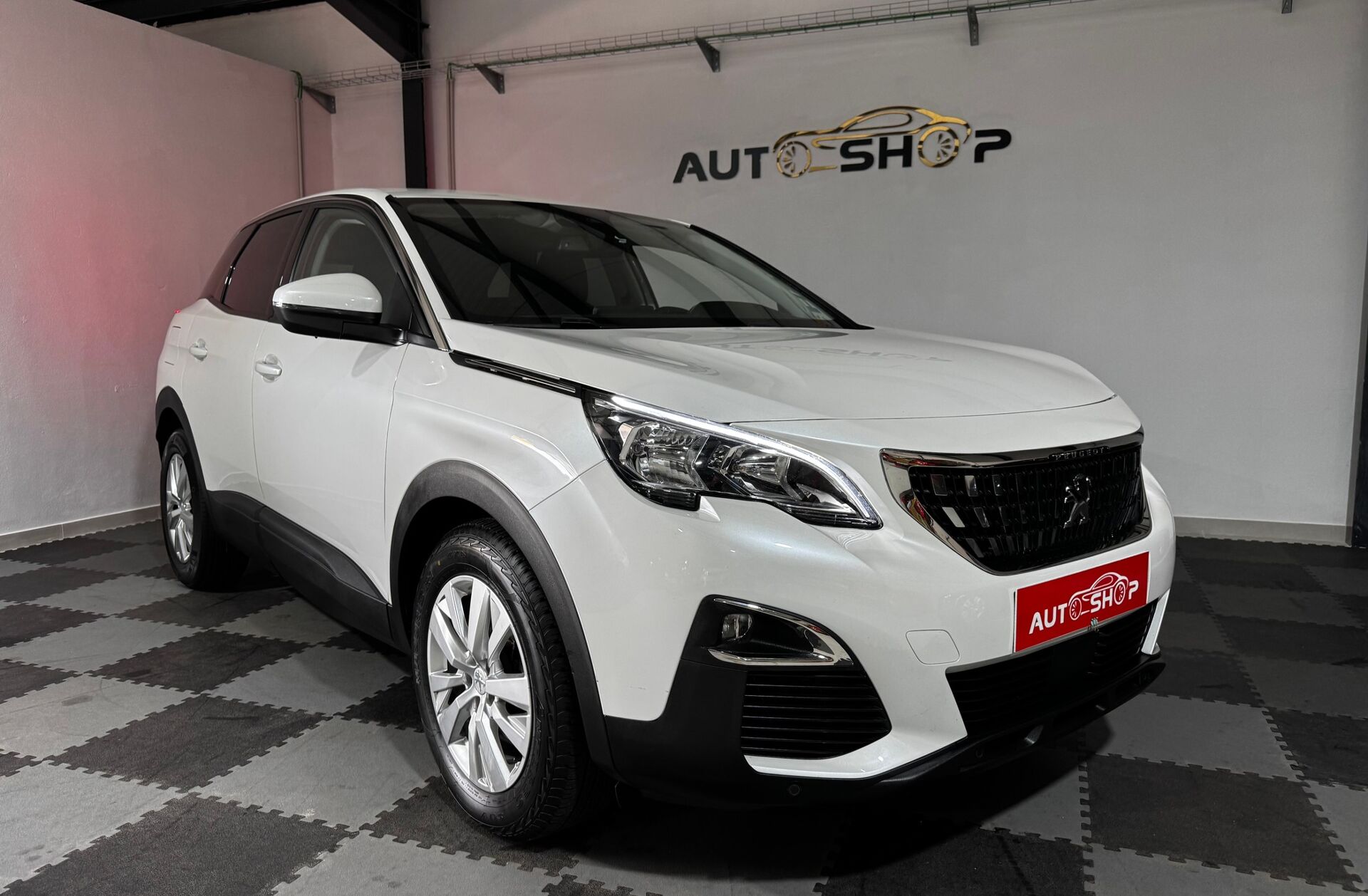 PEUGEOT 3008 1.5 BlueHDi Active Pack
