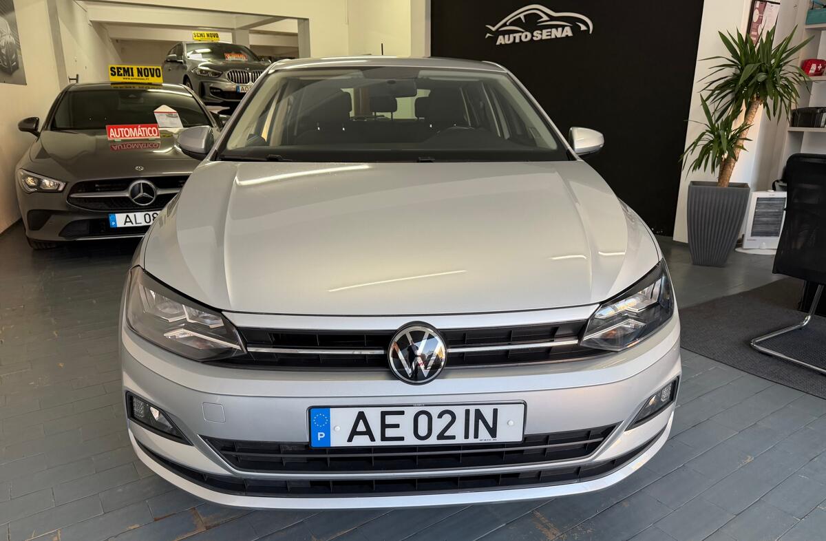 VOLKSWAGEN Polo 1.0 Confortline
