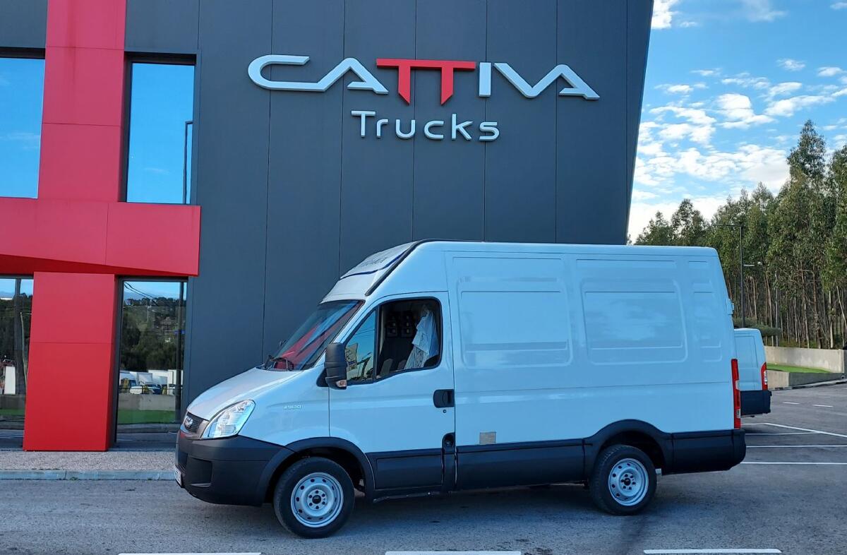 IVECO Daily 2.3 HPI 35S11 3000
