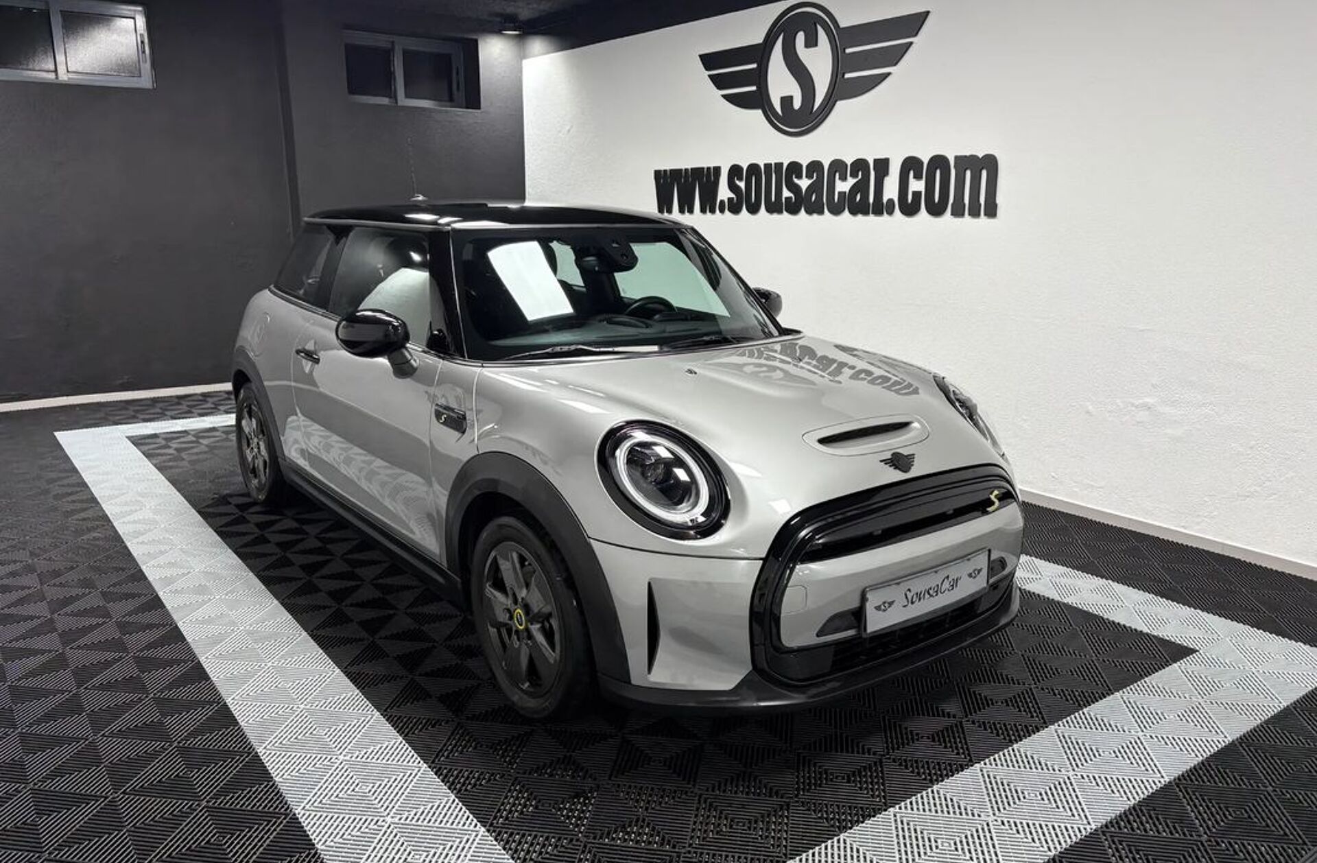 MINI Mini Cooper SE Essential