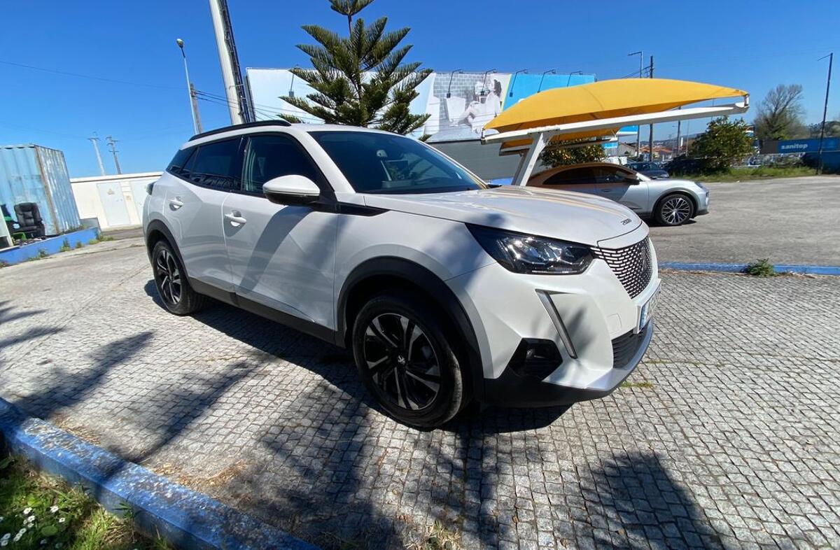 PEUGEOT 2008 e- 50 kWh GT