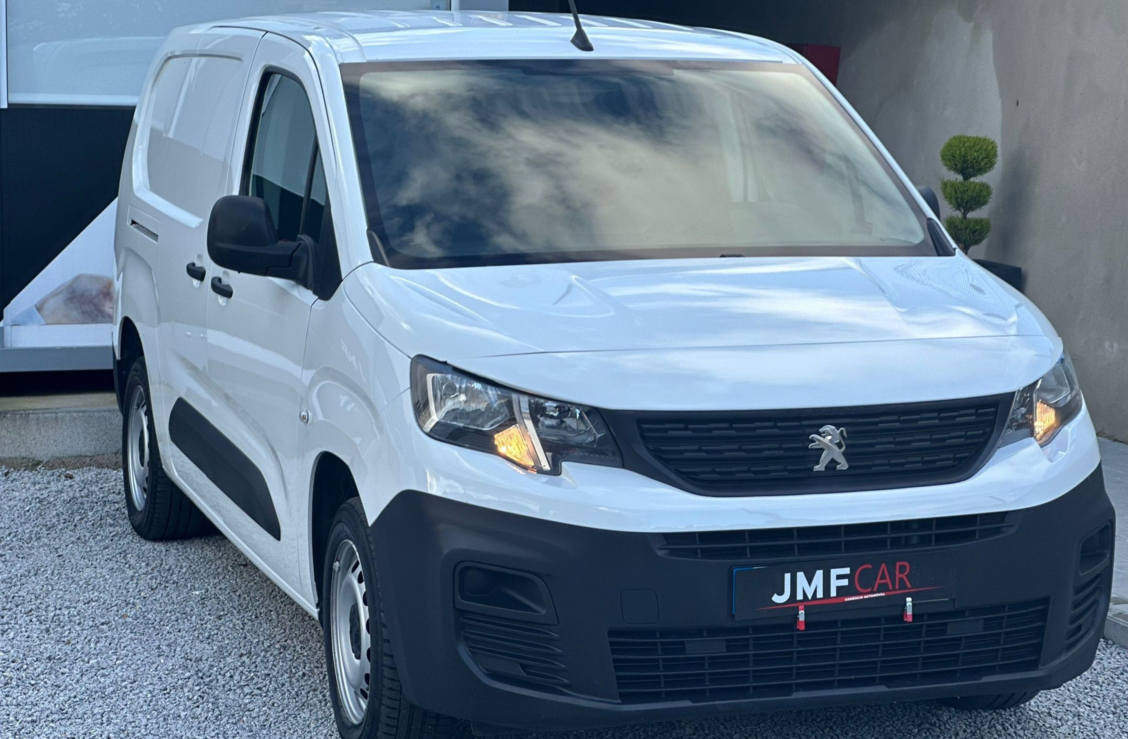 PEUGEOT Partner 1.5 BlueHDi Asphalt Longa