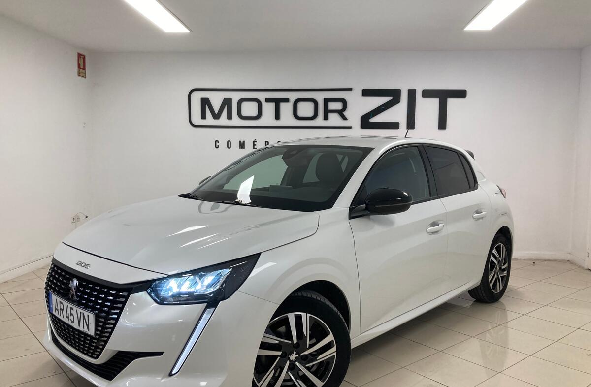 PEUGEOT 208 1.2 PureTech Allure EAT8