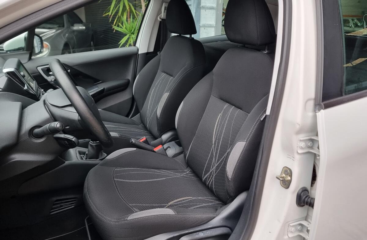 PEUGEOT 208 1.6 e-HDi Active 95g