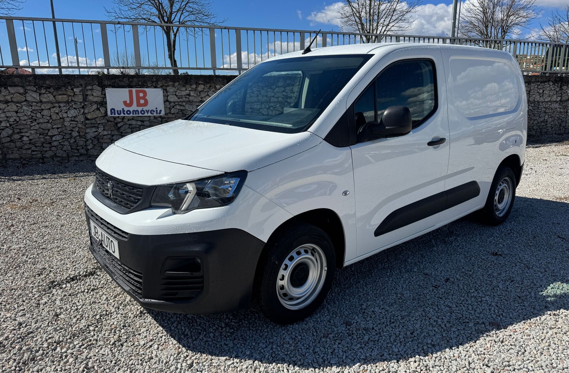 PEUGEOT Partner 1.5 BlueHDi Pro Standard Plus