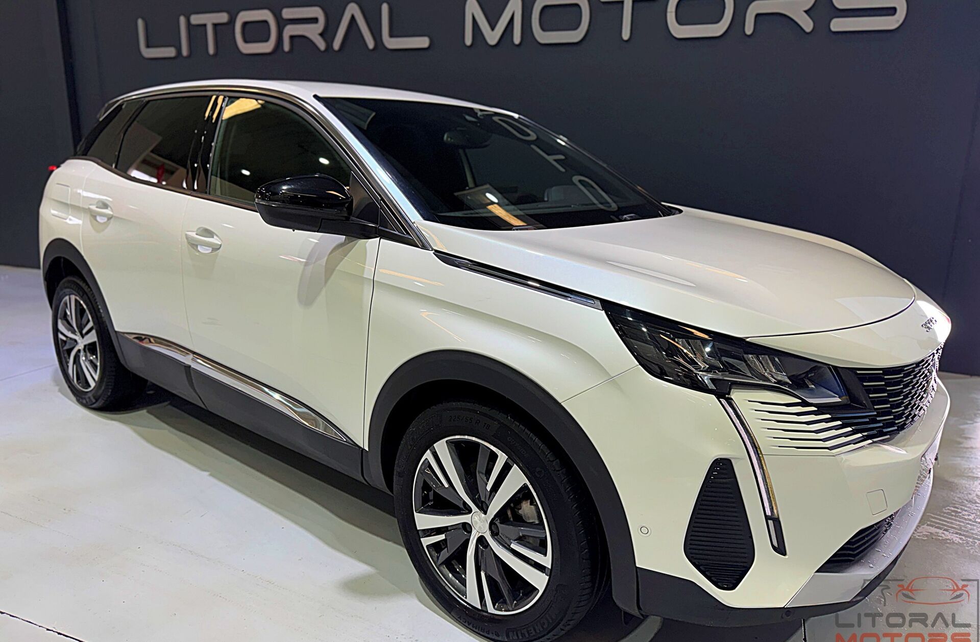 PEUGEOT 3008 1.2 PureTech Allure Pack EAT8