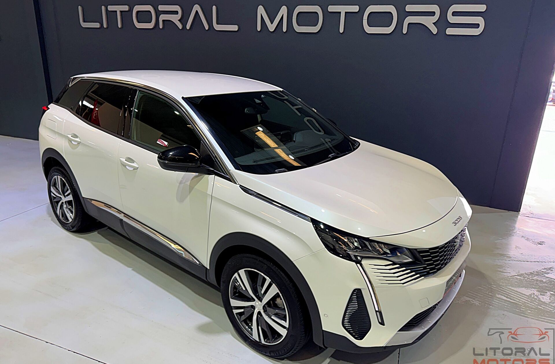 PEUGEOT 3008 1.2 PureTech Allure Pack EAT8