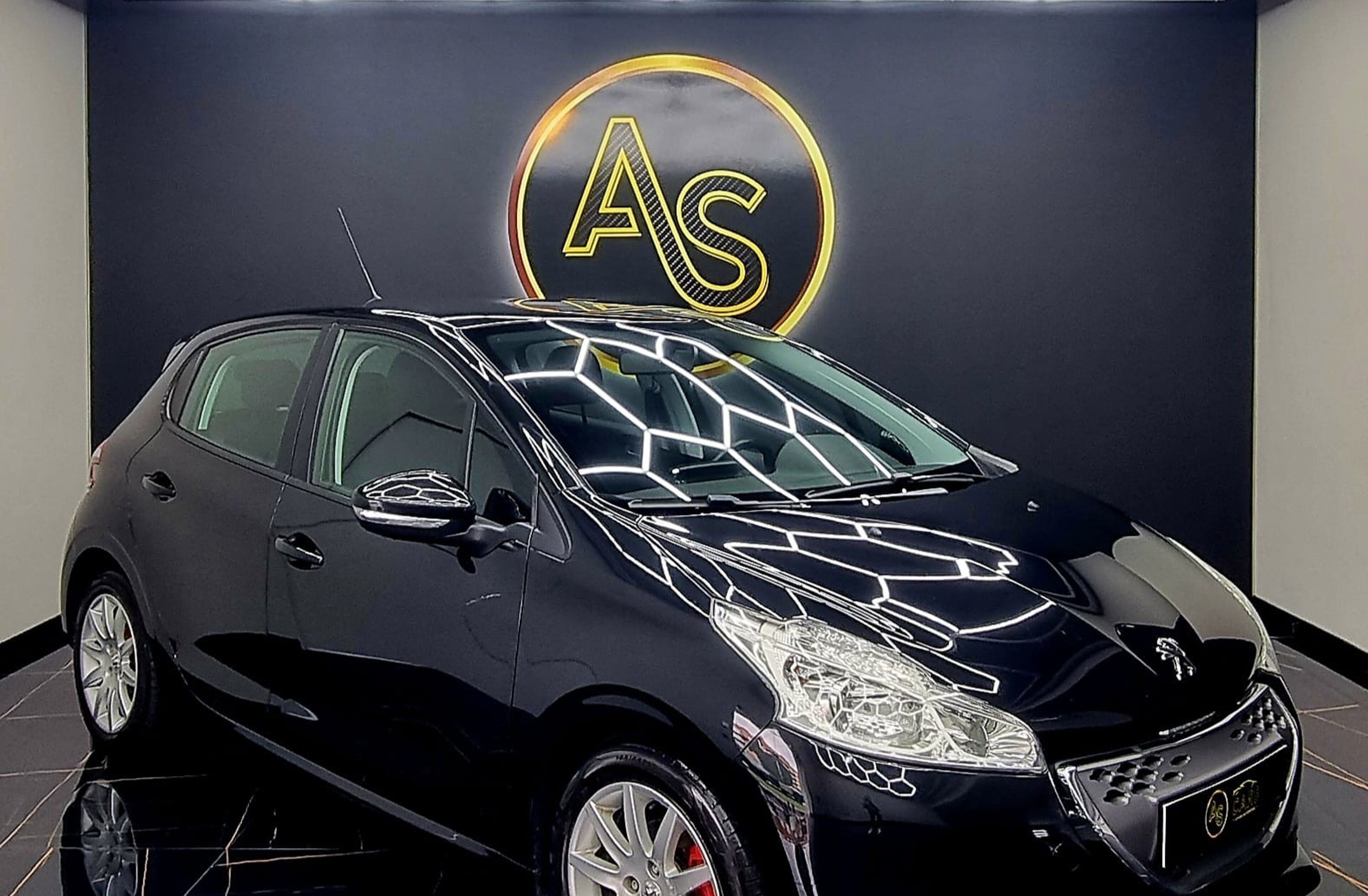 PEUGEOT 208 1.4 HDi