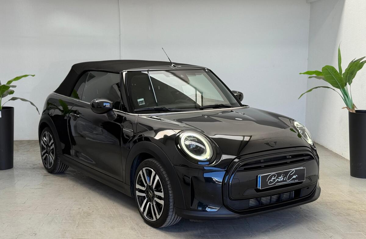 MINI Mini Cooper Premium Essential Auto