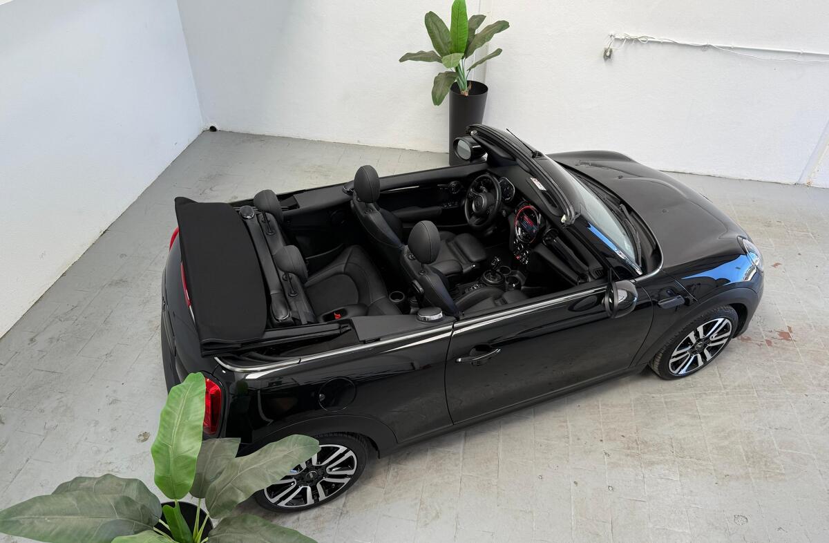 MINI Mini Cooper Premium Essential Auto