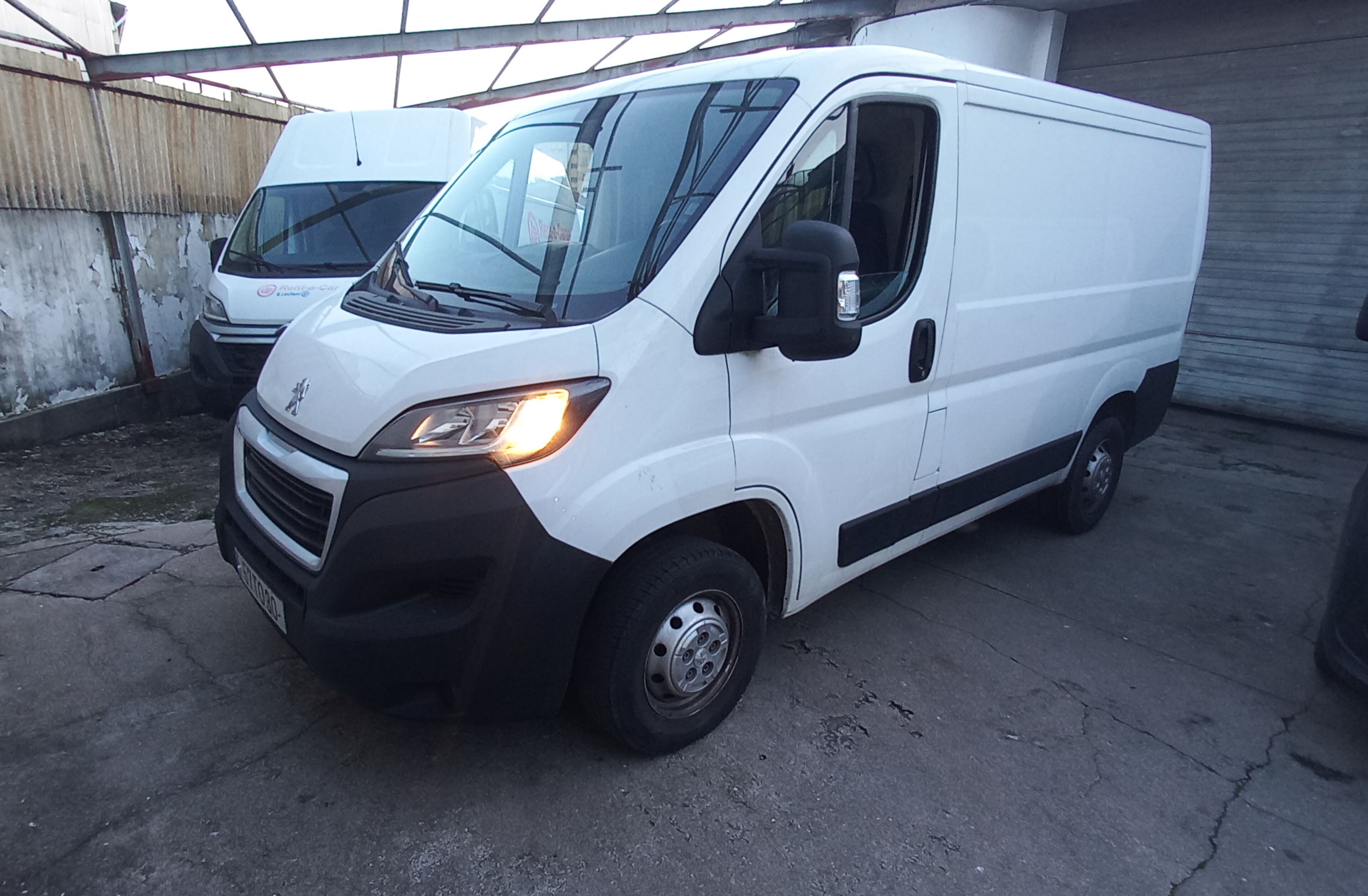 PEUGEOT Boxer  2.0 Bluehdi 330 L1h1 Pro