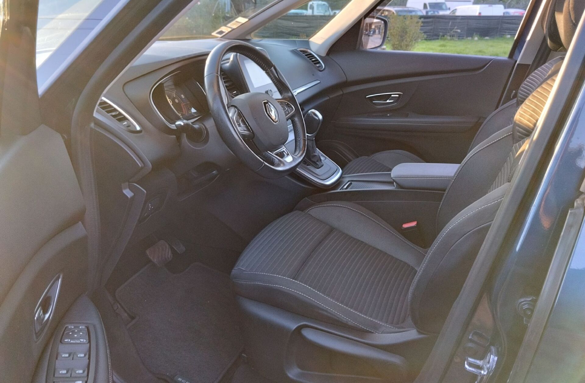 RENAULT Scénic G. 1.5 dCi Intens EDC SS