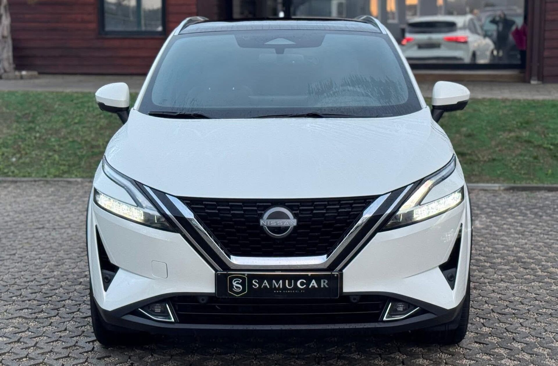 NISSAN Qashqai 1.3 DIG-T Tekna SKY