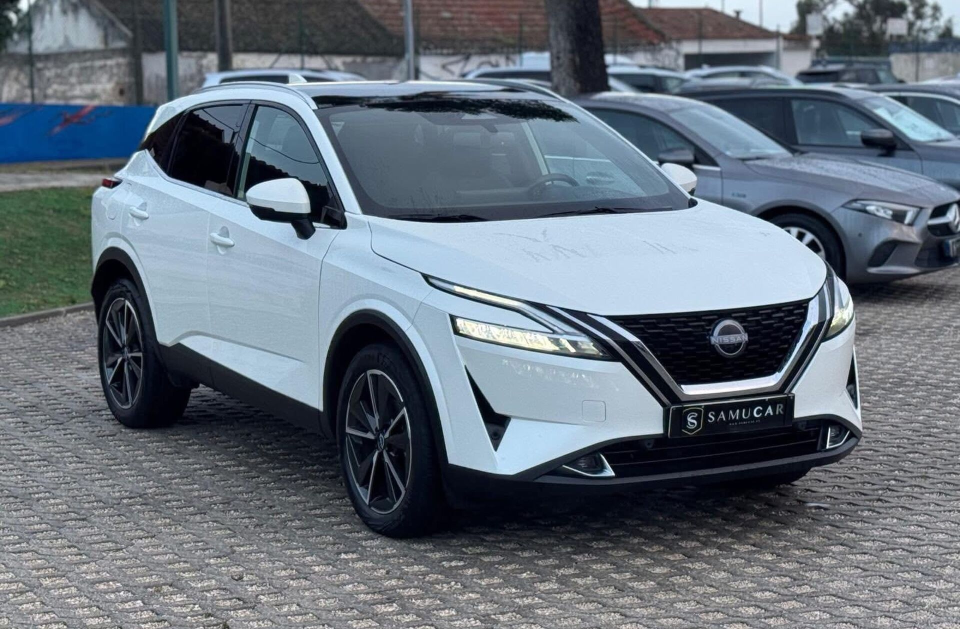 NISSAN Qashqai 1.3 DIG-T Tekna SKY