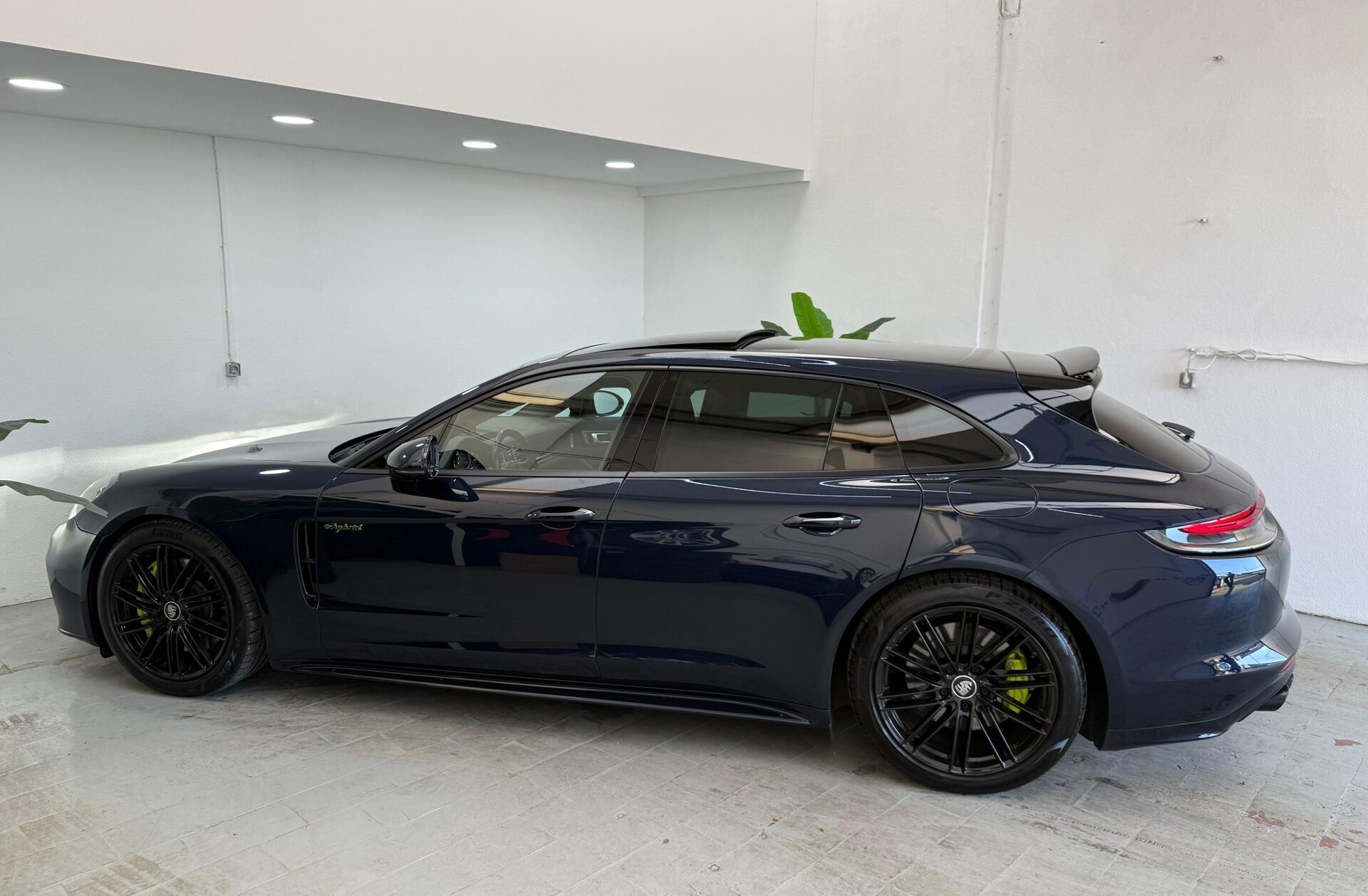 PORSCHE Panamera 4 E-Hybrid