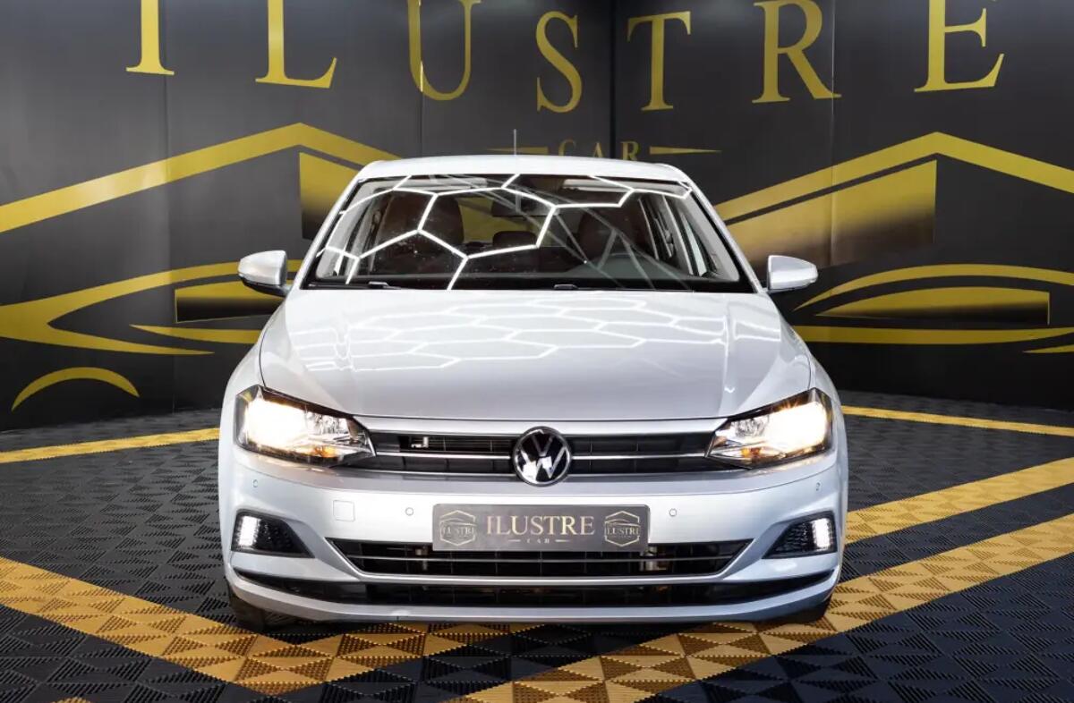 VOLKSWAGEN Polo 1.0 TSI Confortline